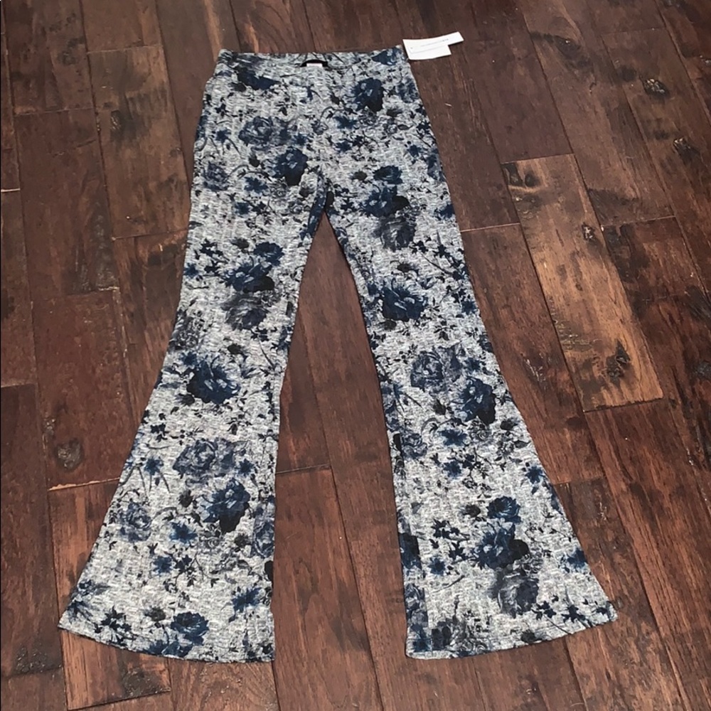 NWT Patterned flare pants